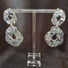 Epoxy oorbellen ‘flair’ ingelegd met gespiegeld glas
