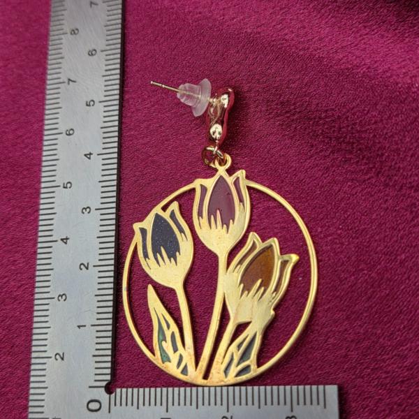 Vergulde oorbellen met tulpen - glas in lood look